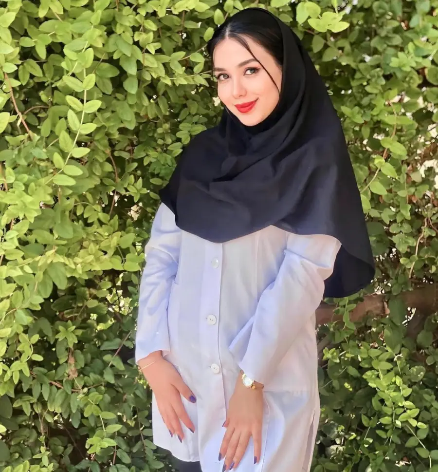 خرید صندلی مامایی بدون کنکور 2 عکس دانشجو با نام زهرا که در رشته مامایی بدون کنکور پذیرفته شده